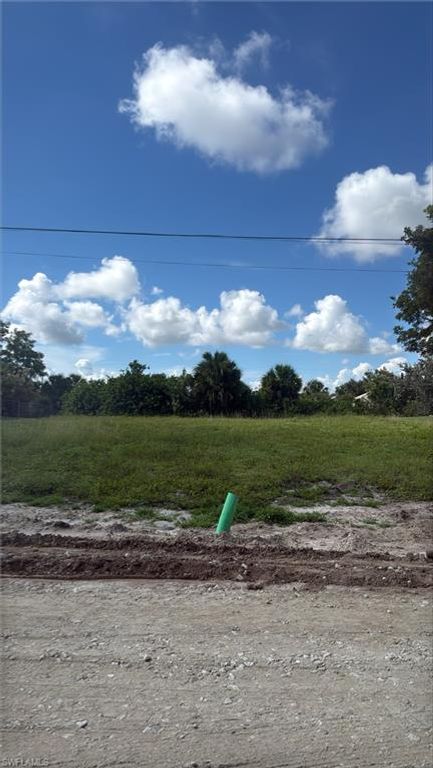 Image 2 of property listing at 2132 NE 18th ST, Cape Coral, FL 33909