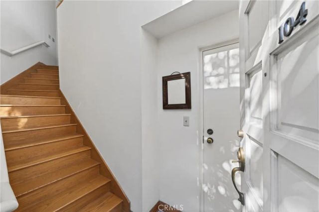 4464 Moorpark 104, Toluca Lake, CA 91602