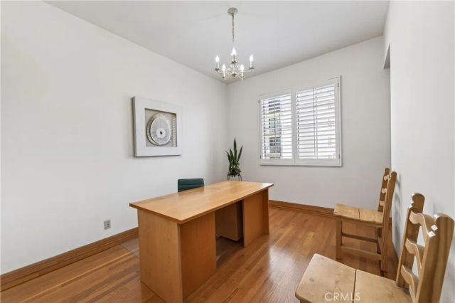 4464 Moorpark 104, Toluca Lake, CA 91602