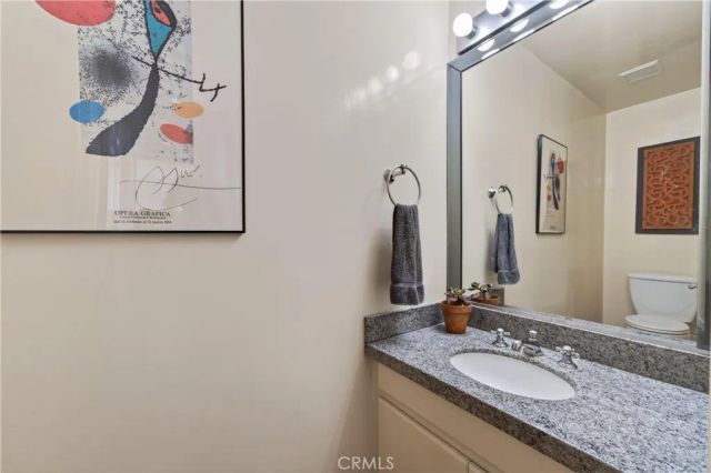 4464 Moorpark 104, Toluca Lake, CA 91602