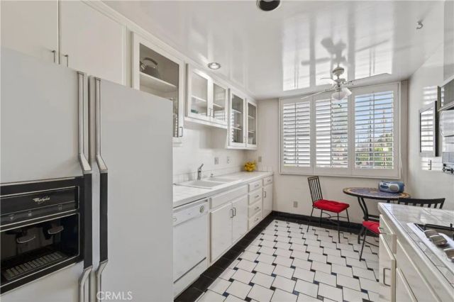 4464 Moorpark 104, Toluca Lake, CA 91602