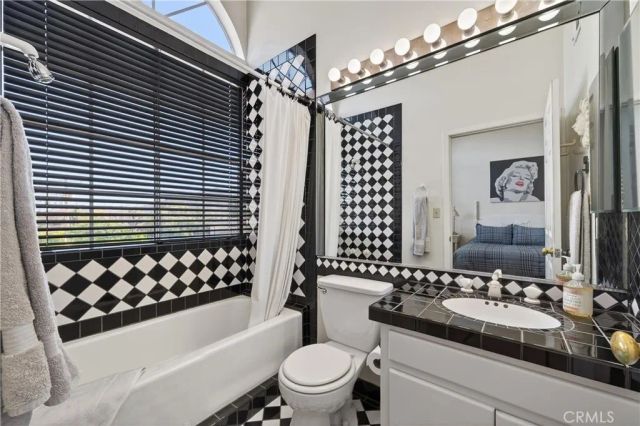 4464 Moorpark 104, Toluca Lake, CA 91602