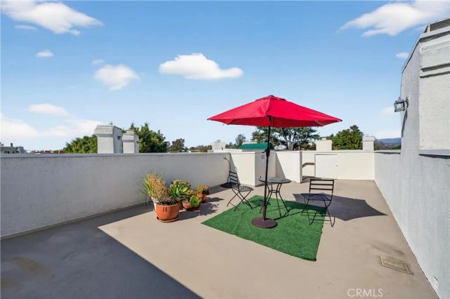 4464 Moorpark 104, Toluca Lake, CA 91602