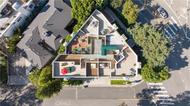 4464 Moorpark 104, Toluca Lake, CA 91602