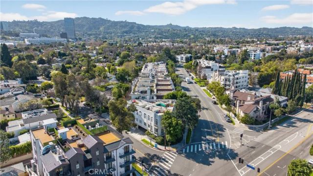 4464 Moorpark 104, Toluca Lake, CA 91602