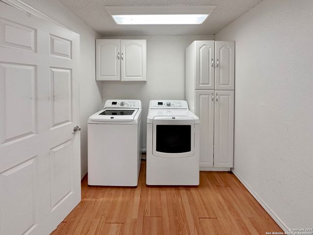 547 Queen Anne Ct, San Antonio, TX 78209