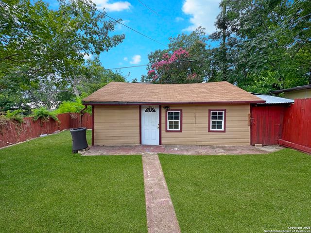 547 Queen Anne Ct, San Antonio, TX 78209