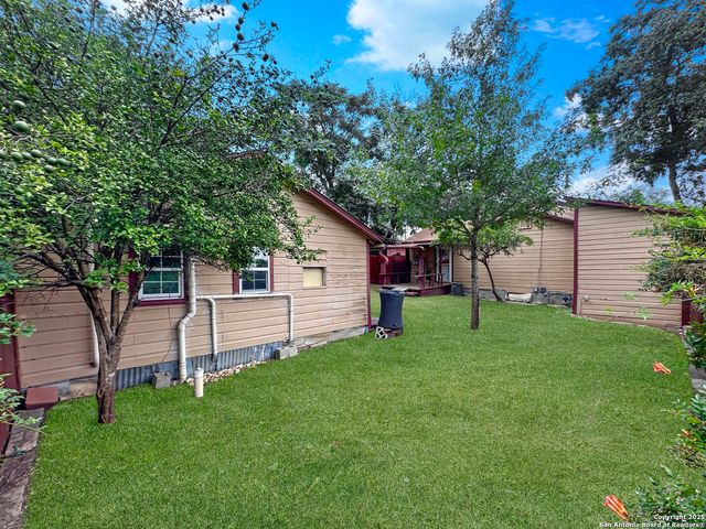 547 Queen Anne Ct, San Antonio, TX 78209