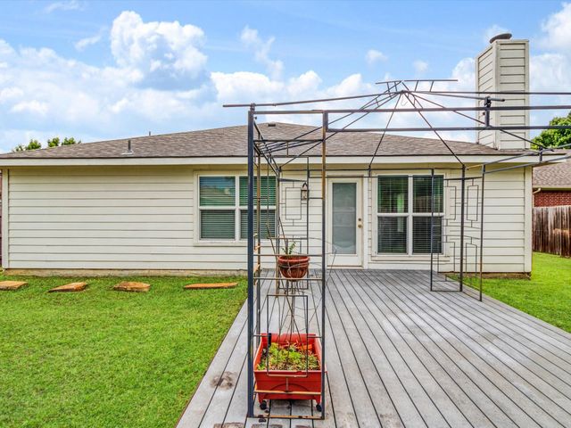 1043 Mustang Court, Little Elm, TX 75068
