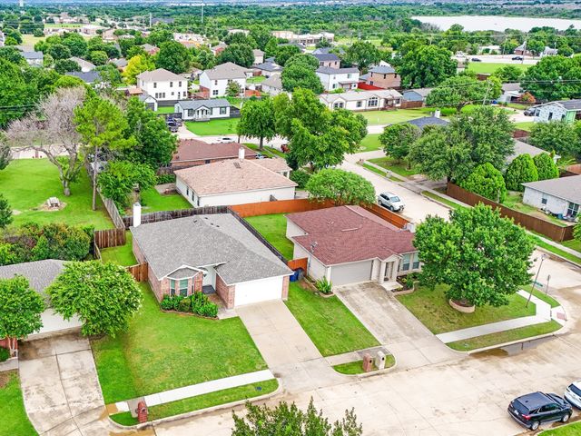 1043 Mustang Court, Little Elm, TX 75068