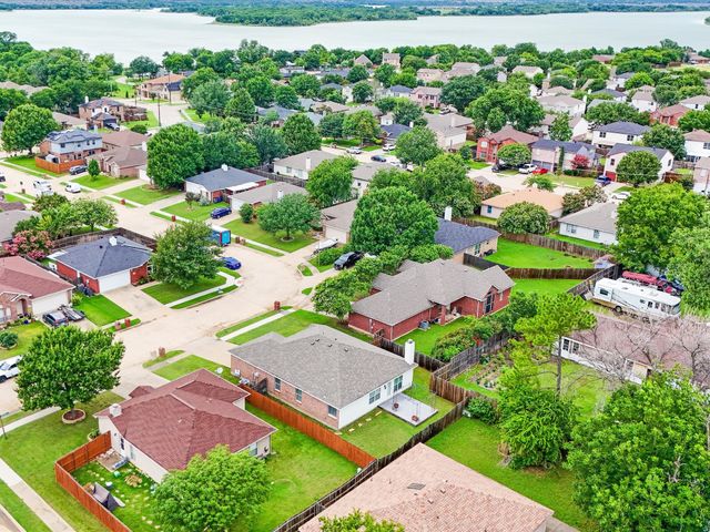 1043 Mustang Court, Little Elm, TX 75068