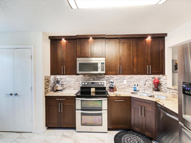 1043 Mustang Court, Little Elm, TX 75068