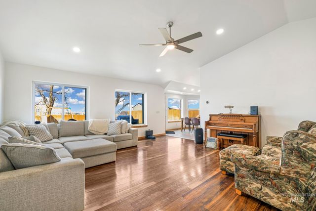 385 El Camino, Twin Falls, ID 83301