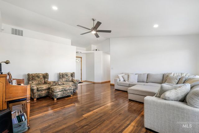 385 El Camino, Twin Falls, ID 83301