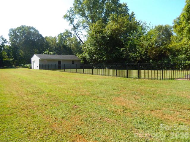 6700 Pine Lake Lane, Mint Hill, NC 28227