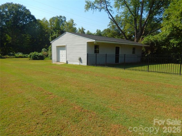 6700 Pine Lake Lane, Mint Hill, NC 28227
