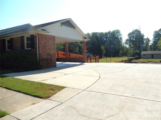 6700 Pine Lake Lane, Mint Hill, NC 28227