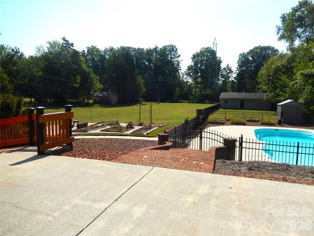 6700 Pine Lake Lane, Mint Hill, NC 28227