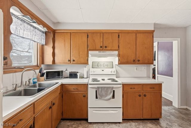 2224 Main Avenue W, Massillon, OH 44647