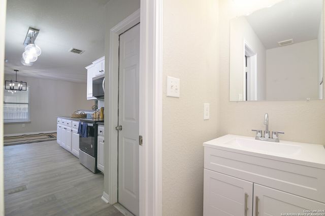 11266 Magic Canyon, San Antonio, TX 78252