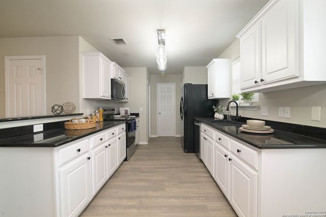 11266 Magic Canyon, San Antonio, TX 78252