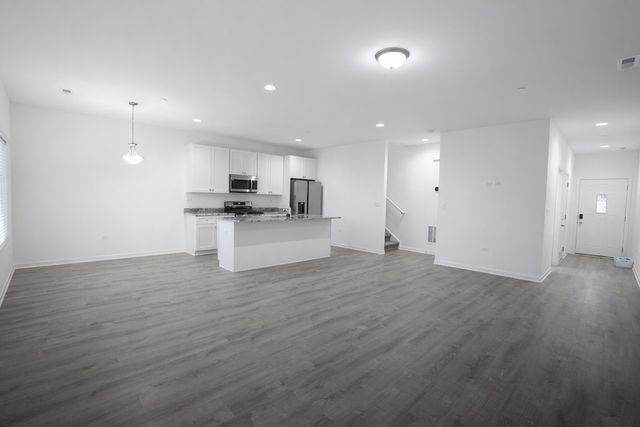 1128 Gillespie Lane 1128, Yorkville, IL 60560