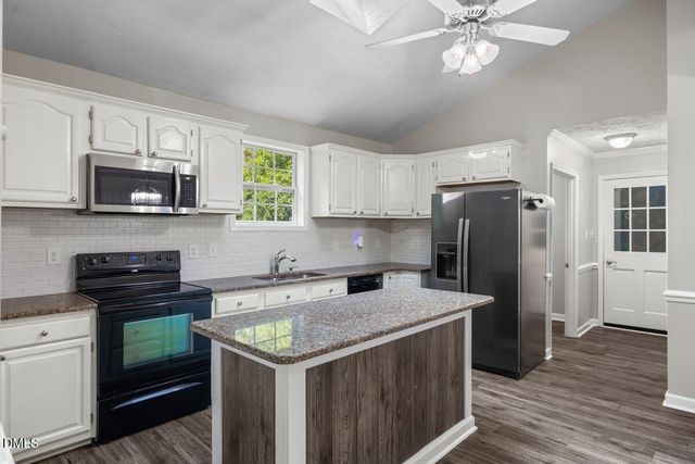 424 Newburgh Drive, Fayetteville, NC 28311
