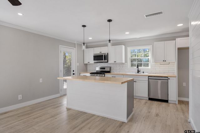 829 S College, Tyler, TX 75701