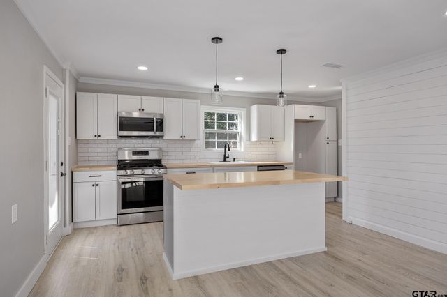 829 S College, Tyler, TX 75701