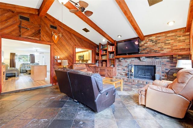 10776 124TH AVENUE N, Seminole, FL 33778