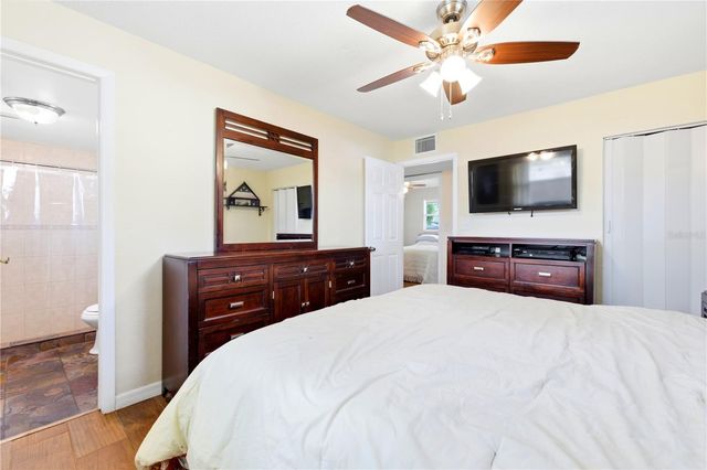 10776 124TH AVENUE N, Seminole, FL 33778