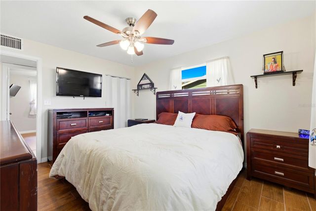 10776 124TH AVENUE N, Seminole, FL 33778