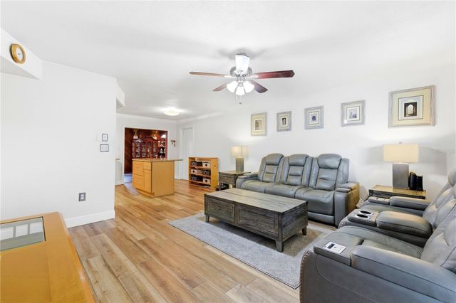 10776 124TH AVENUE N, Seminole, FL 33778