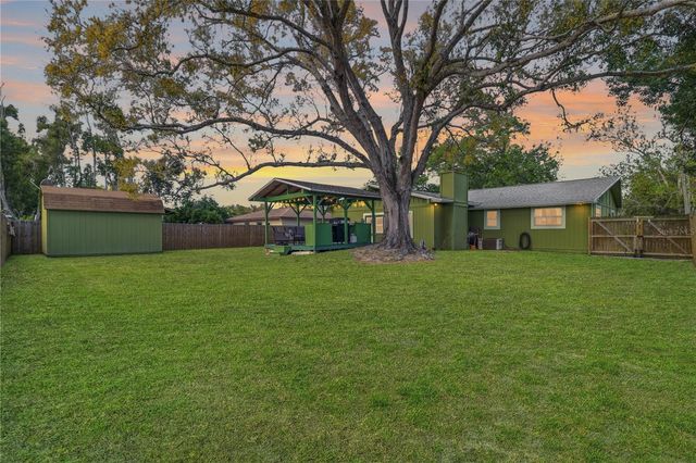 10776 124TH AVENUE N, Seminole, FL 33778