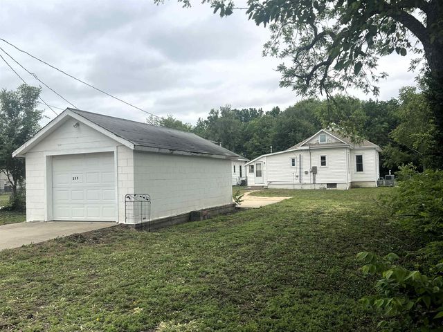 252 N Oakdale, Salina, KS 67401