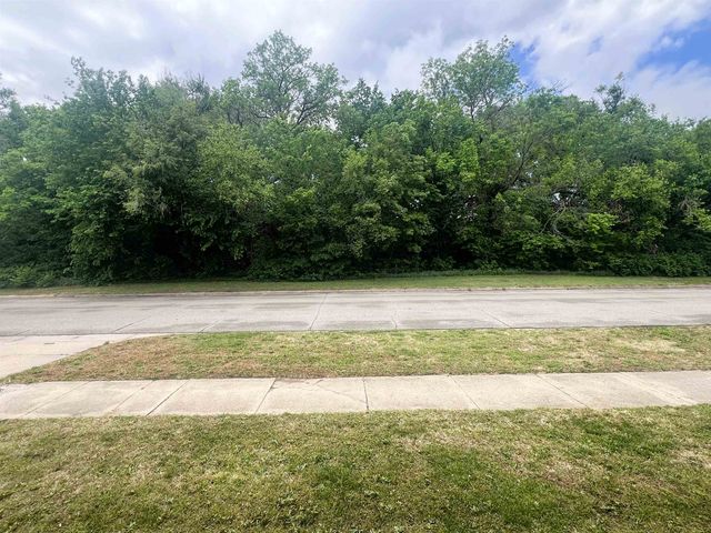 252 N Oakdale, Salina, KS 67401