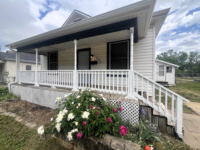 252 N Oakdale, Salina, KS 67401