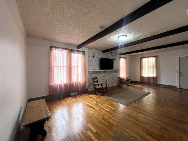 252 N Oakdale, Salina, KS 67401