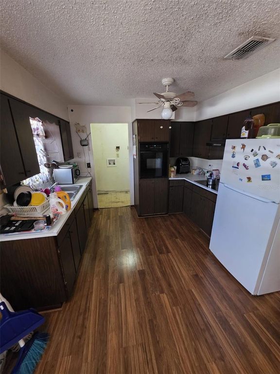 Image 6 of property listing at 2215 EMMA STREET, Lakeland, FL 33815