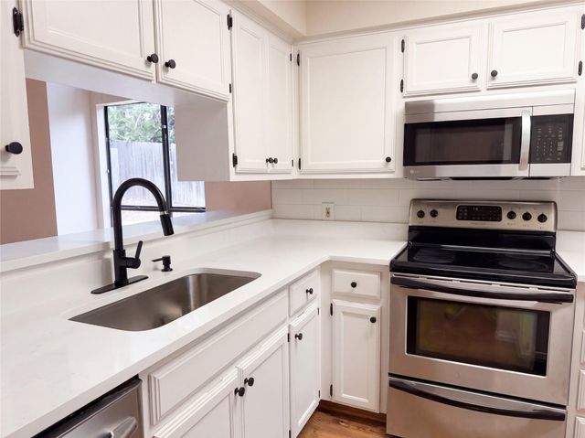 3801 Menchaca RD 24, Austin, TX 78704