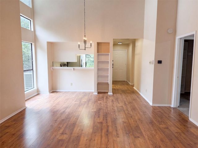 3801 Menchaca RD 24, Austin, TX 78704