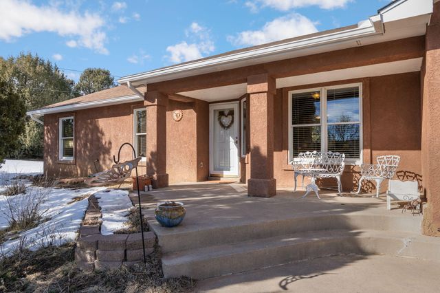 27 Sycamore Drive, Cedar Crest, NM 87008