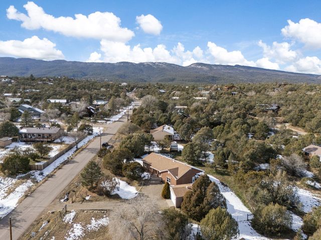 27 Sycamore Drive, Cedar Crest, NM 87008