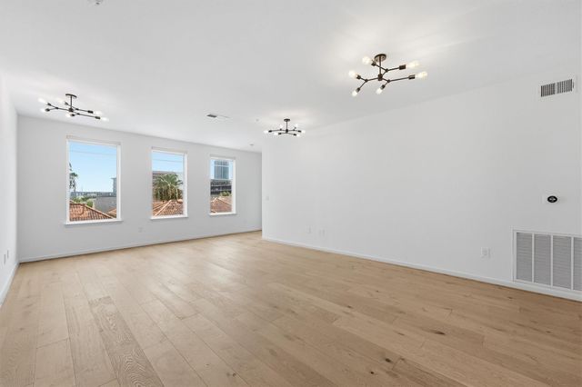 505 Jackson Hill Street 307, Houston, TX 77007