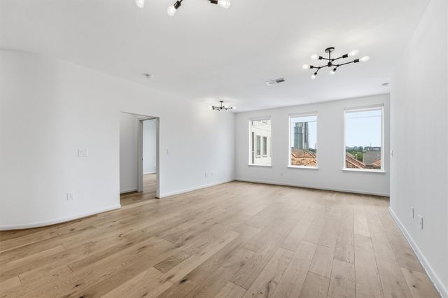 505 Jackson Hill Street 307, Houston, TX 77007