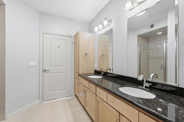 505 Jackson Hill Street 307, Houston, TX 77007