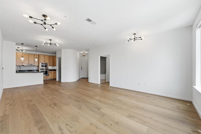505 Jackson Hill Street 307, Houston, TX 77007