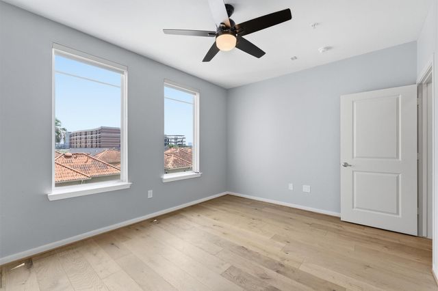 505 Jackson Hill Street 307, Houston, TX 77007