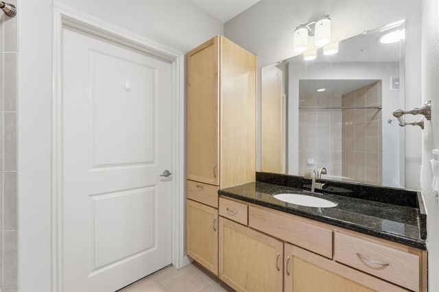 505 Jackson Hill Street 307, Houston, TX 77007
