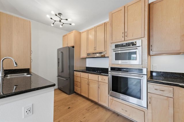 505 Jackson Hill Street 307, Houston, TX 77007